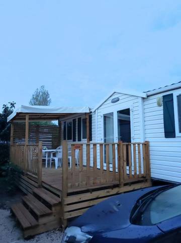 Camping pour 6 personnes, avec terrasse à Sigean