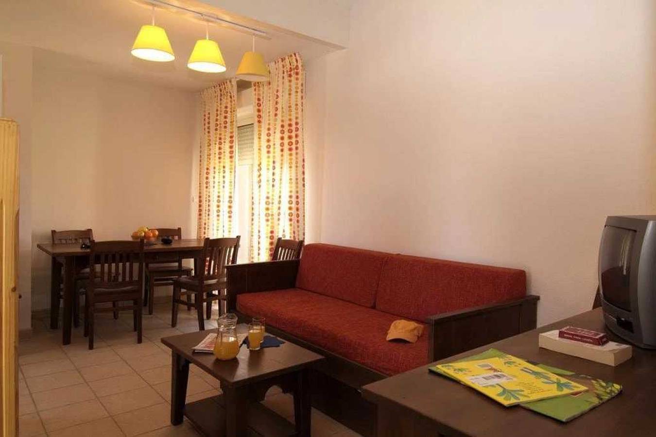 Appartement entier, Appartement 3 étoiles - Piscine in Prayssac, Lot