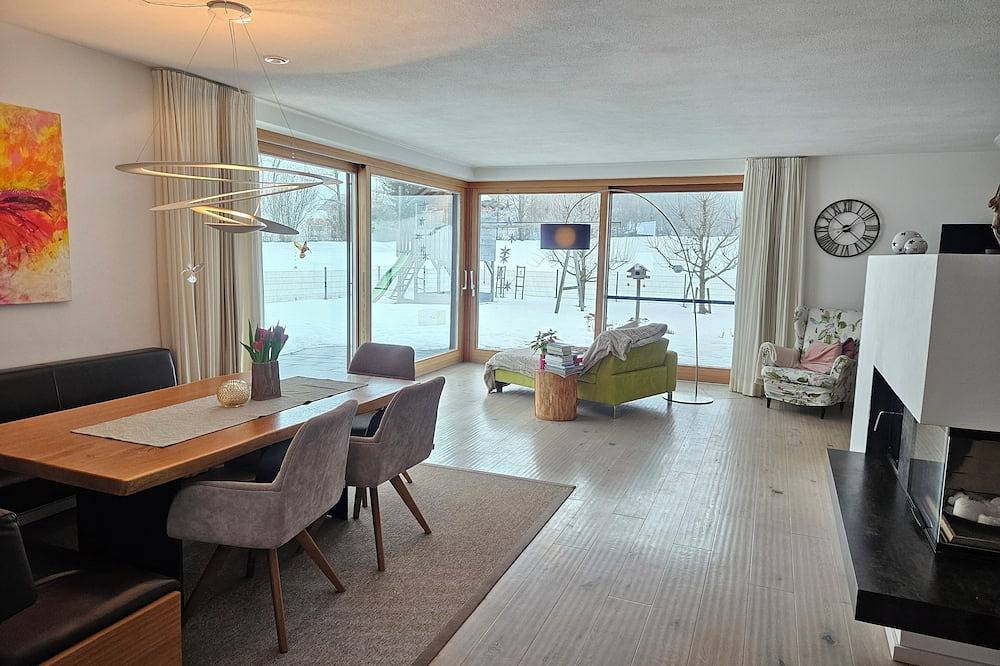 Gemütliches Ferienhaus mit großem Garten, Sauna und eigenem Badeplatz am Irrsee! in Salzkammergut-Berge, Mondsee & Irrsee