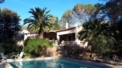 Cottage pour 4 personnes, avec jardin ainsi que terrasse et piscine à Cuers
