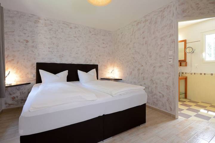 Location de vacances pour 6 personnes, avec jacuzzi et jardin, animaux acceptés à Beaumont-du-Périgord - 2