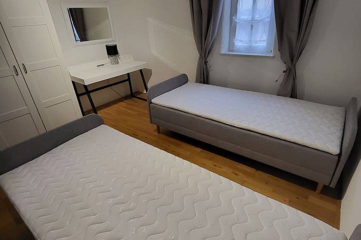 Pension Kostera Eg | 6 Einzelbetten, Terrasse & Parkplatz in Babenhausen, Südhessen