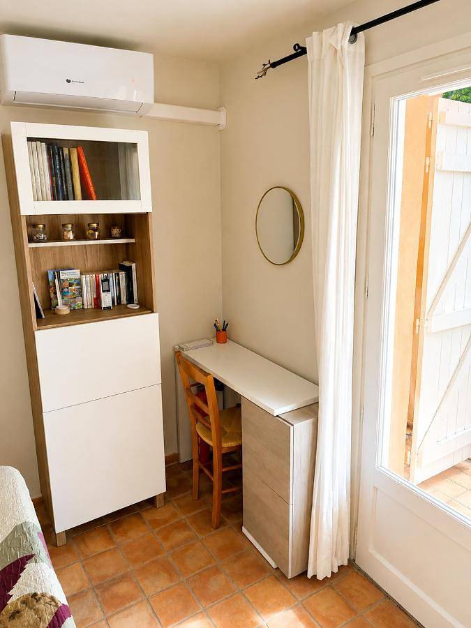 Gîte pour 2 personnes, avec Terrasse ainsi que Jardin et Piscine à Villeneuve-lès-Avignon - 4