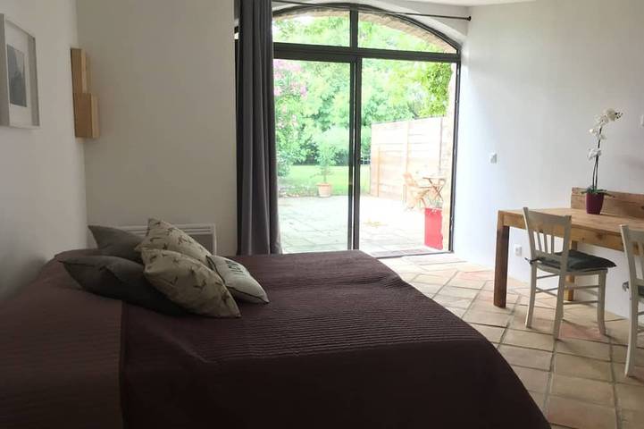 Location de vacances pour 14 personnes, avec jardin à Jonquières - 4