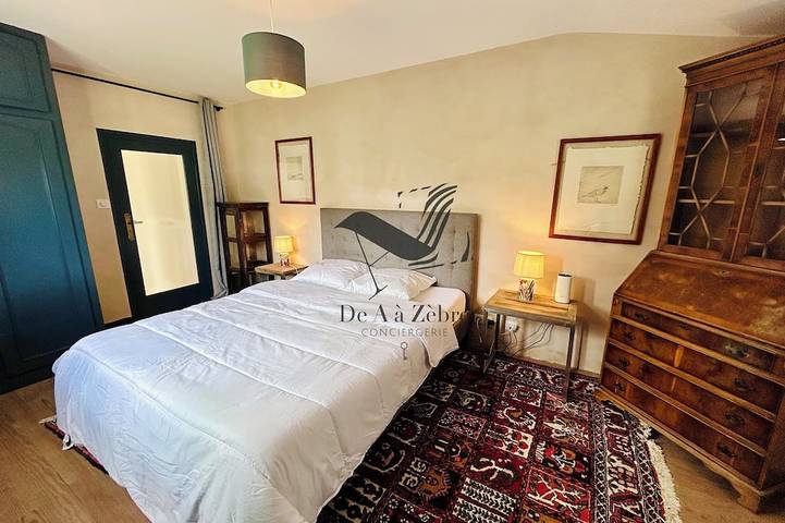 Location de vacances pour 14 personnes, avec jardin et terrasse, animaux acceptés à Port-des-Barques - 2