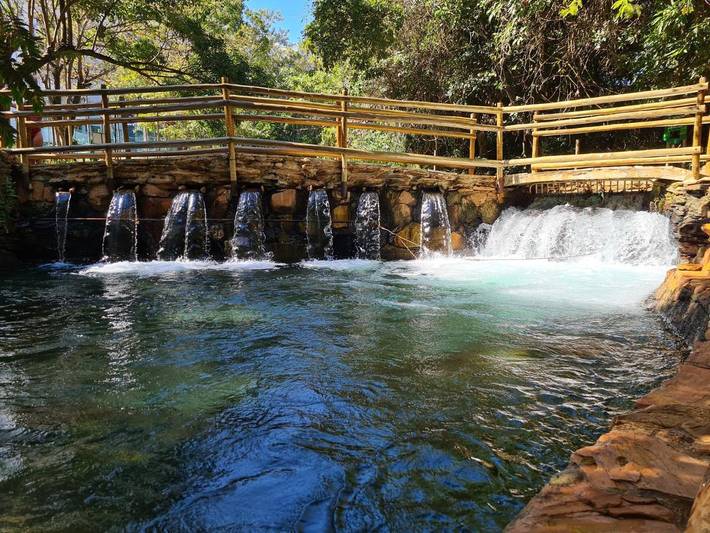 Casas e apartamentos de temporada para 5 pessoas, com jardim e sauna e ainda vista and piscina em Rio Quente