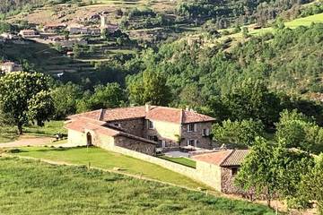Gîte pour 6 personnes, avec terrasse et jardin à Désaignes