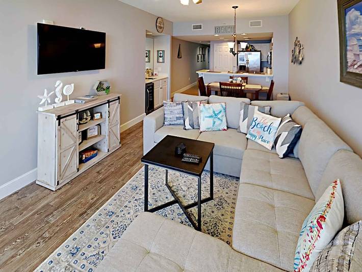 Vacation rental for 4 people, with balcony and pool as well as hot tub in Florida-30A