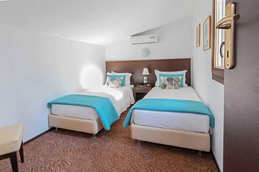 Sparkling Sani Getaway - Nefeli's Summer Paradise in Sane, Cassandra