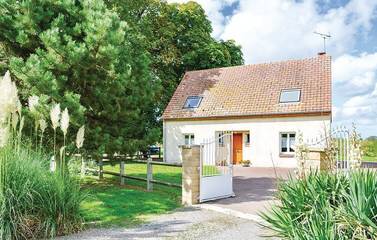 Gîte pour 14 personnes, avec jardin et terrasse à Saigneville