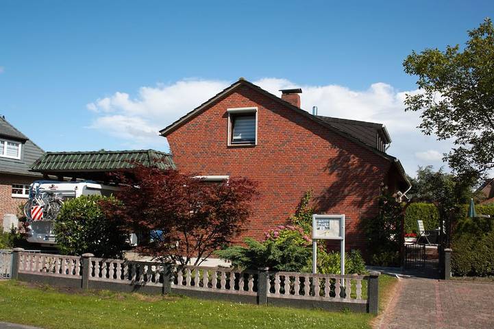 Bauernhof für 3 Personen, mit Terrasse in Burhave