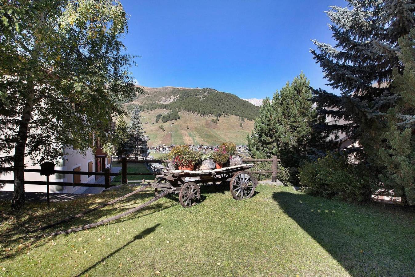 Apartment 'Superior 2-4' mit Bergblick, Gemeinschaftsgarten und Wlan in Teola, Livigno