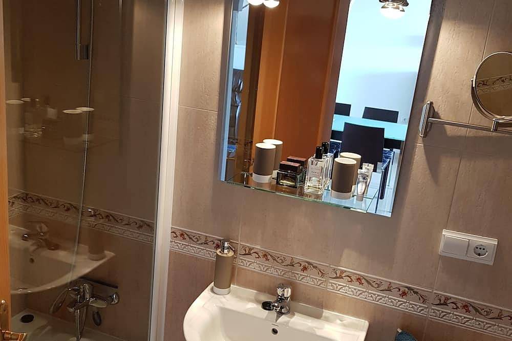Apartamento entero, Casa Girasol, apartamento soleado con Wifi in Los Montesinos, Costa Blanca