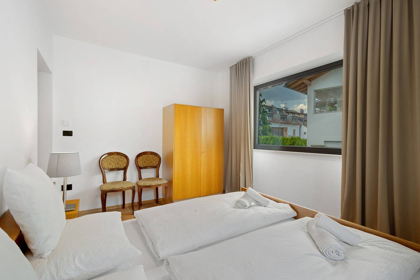 Ganze Wohnung, Apartment „Hofer Maria“ mit Bergblick, Wlan, Terrasse und Garten in Pragser Wildsee, Niederdorf
