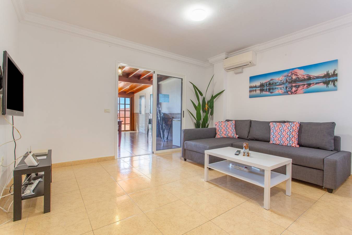 Apartamento entero, Vacaciones 'Candelaria 1' con vistas al mar, Wi-Fi y aire acondicionado in Aroba, Candelaria