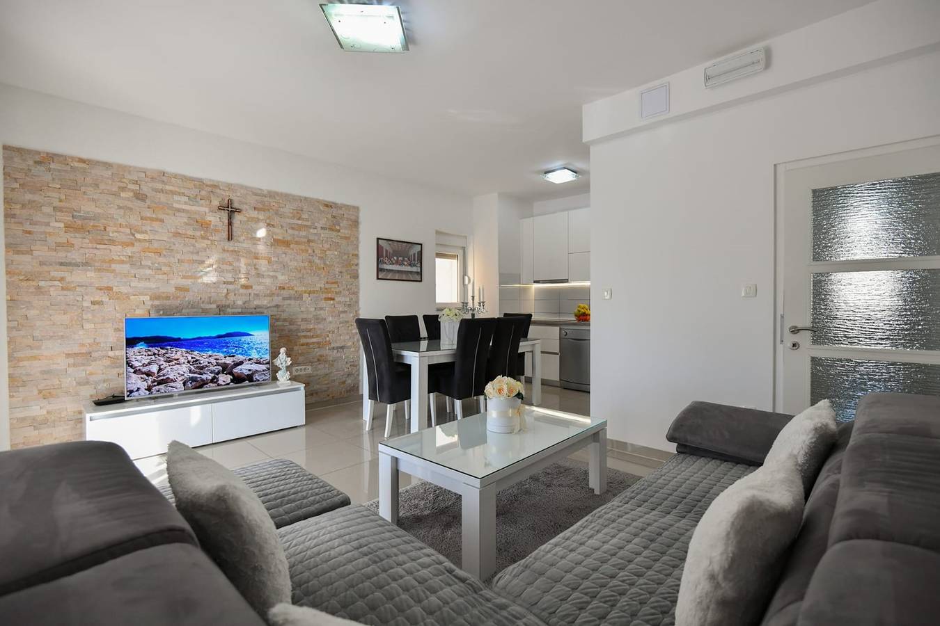 Ganze Wohnung, Apartment Dijana with private pool in Imotski, Makarska Riviera