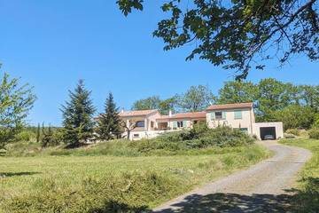 Gîte pour 4 personnes, avec jardin et balcon à Antugnac