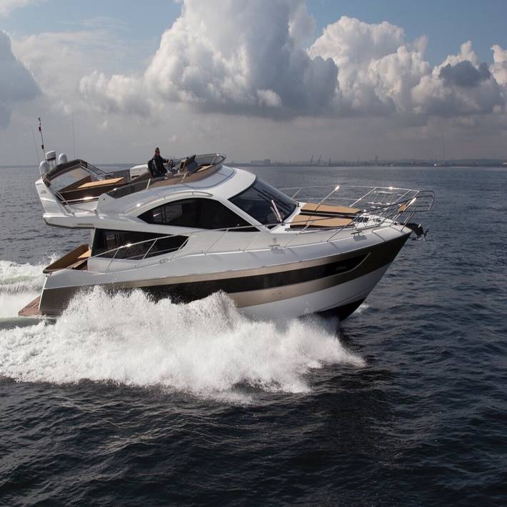 Boat for 6 people in England