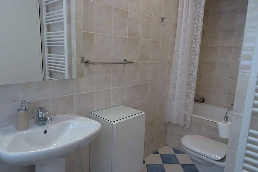 Gîte indépendant sur 2 niveaux in Firmi, Aveyron