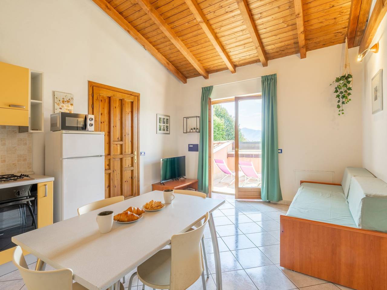 Appartamento intero, Residenza Agrifoglio in Luino, Comune di Luino