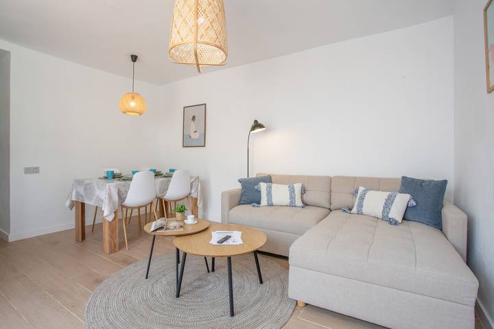 Apartamento inteiro, Apartamento 'Oasis Duna _ Casa Aizea Pool' com Piscina Partilhada, Varanda e Wi-Fi in Corralejo, La Oliva