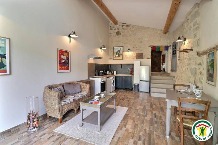 Casa de huéspedes para 2 personas, con terraza además de jardín y vistas - 1