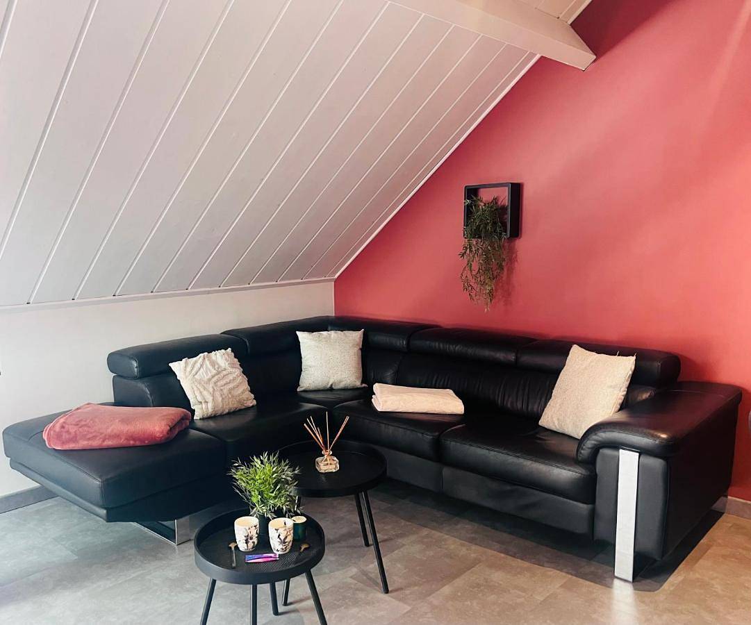 Appartement de vacances entier, Suite l Instant suspendu maison 25m2 avec coin salon Wifi Netflix Maison Like and Love Duclair in Duclair, Région de Rouen