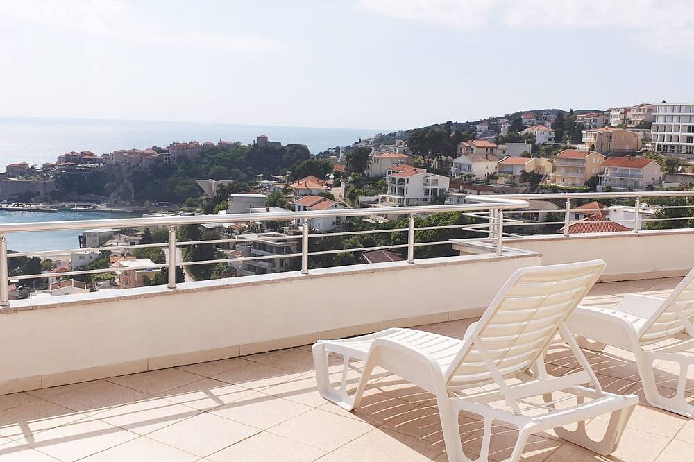 Connected 2 double studios with sea view in Ulcinj, Opština Ulcinj