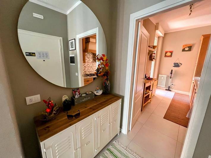 Gîte pour 5 personnes, avec vue ainsi que balcon et vue sur le lac dans Angera - 2