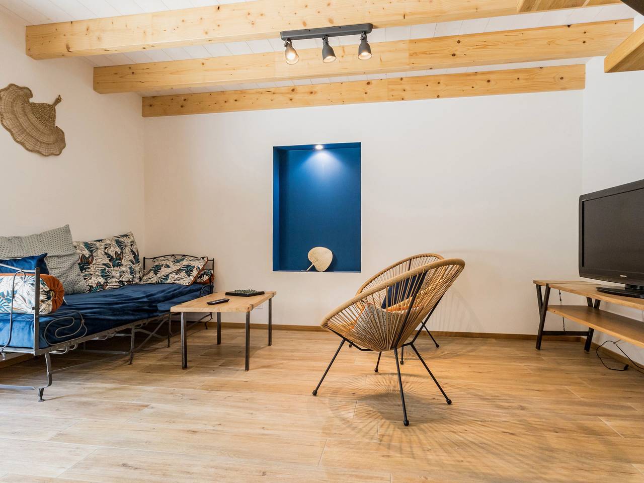 Charming Renovated Barn with Private Courtyard, Near Nantes and St Nazaire in Bouvron, Châteaubriant