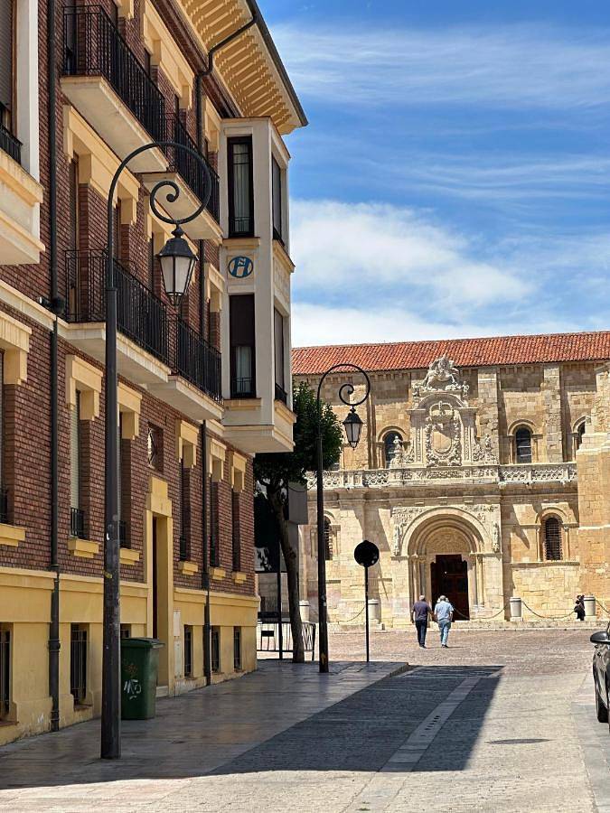 Hostal Restaurante Boccalino in León, Chaîne Cantabrique