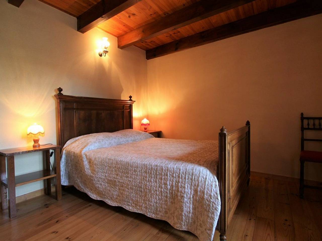 Charmante maison en pierres avec terrasse, proche cité médiévale, nature et lac in Céaux-d'Allègre, Parc Naturel Régional Livradois-Forez