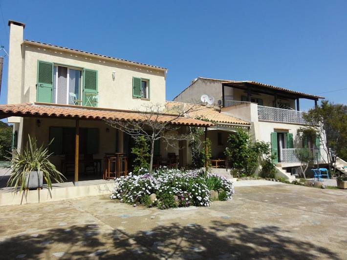 Chambre d’hôte pour 3 personnes, avec piscine et jardin