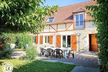 Gîte pour 6 personnes, avec jardin, animaux acceptés à Puybrun