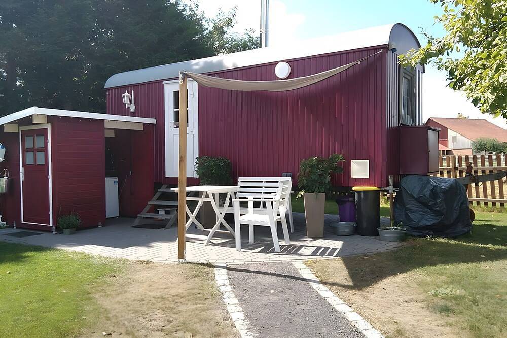 Ferienhaus 'Bauwagen Rhumeblüte' mit privater Terrasse, Garten und Internet in Rüdershausen, Harzvorland