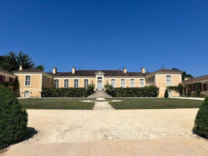 Chambre d’hôte pour 6 personnes, avec vue ainsi que jardin et piscine dans le Gers - 3