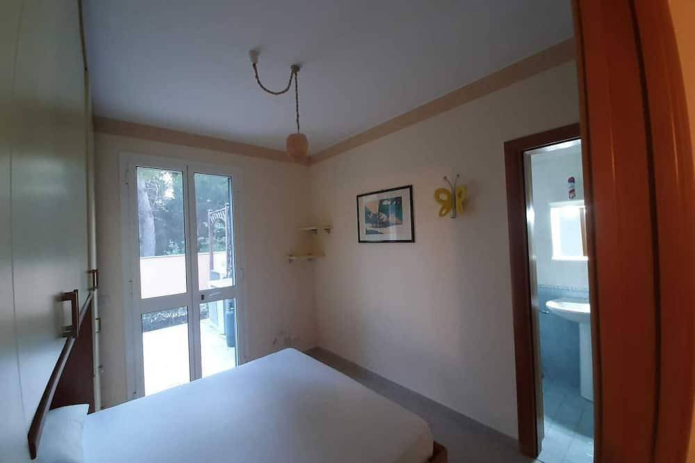 Cottage With Large Garden Within Walking Distance From The Sea in Santa Cesarea Terme, Lecce Province