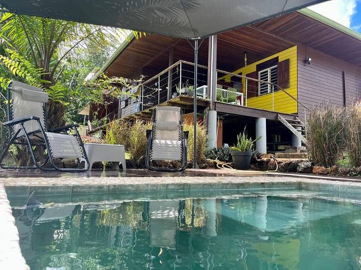 Villa pour 5 personnes, avec jardin ainsi que terrasse et piscine