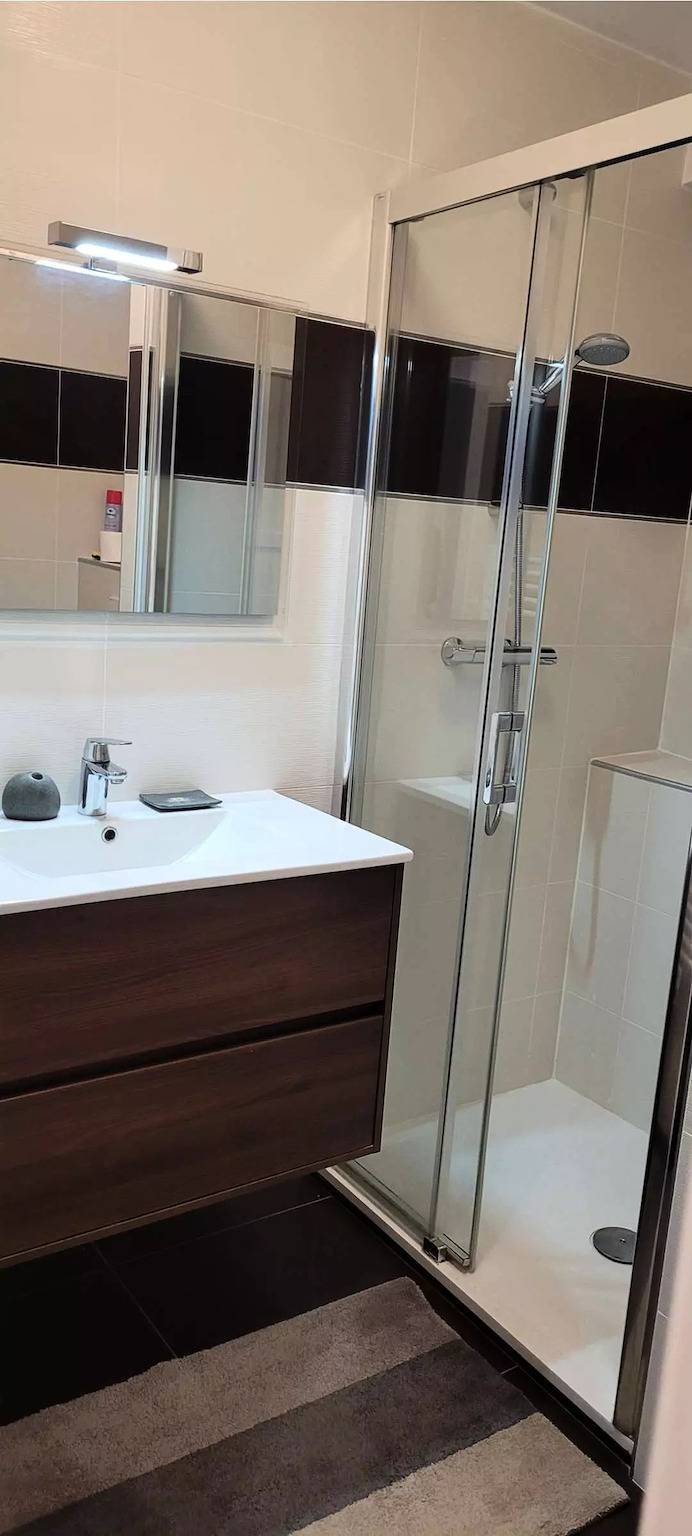 Apartamento entero, Hermoso apartamento 43m2 en el dique de Val André, vista al mar, acceso directo a la playa in Pléneuf-Val-André, Côte d’Émeraude