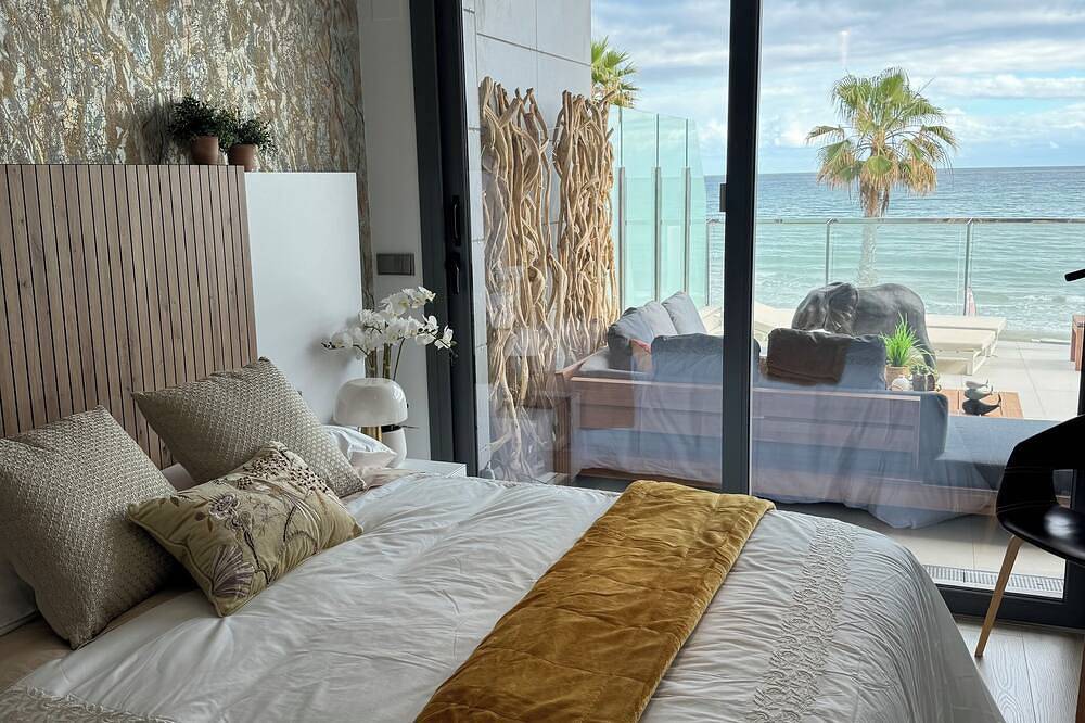 Majestic Luxury Villa Overlooking The Sea, Alicante.In First Line Beach!!! in El Cabo de las Huertas, San Juan Playa