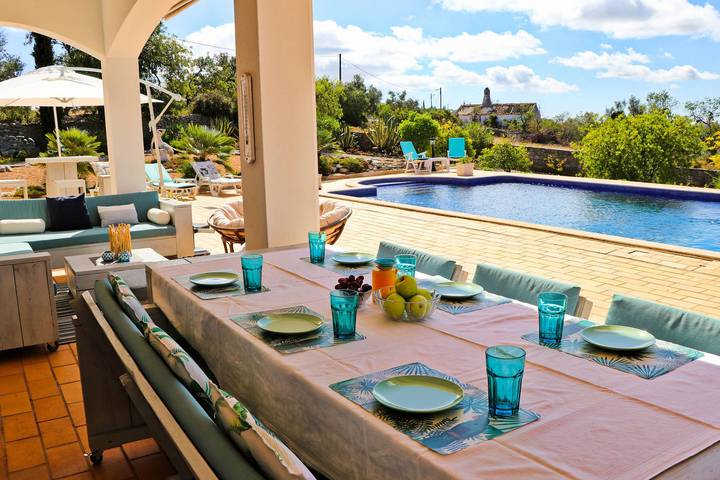 Villa für 8 Personen, mit Pool und Balkon - 1