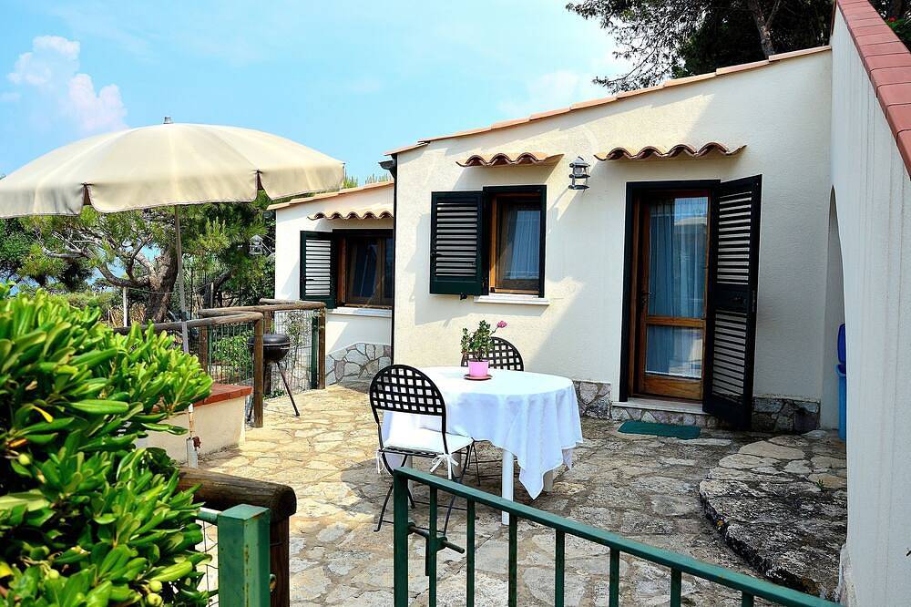 Delicieux cottage avec vue panoramique exceptionnelle et accès privé à la mer. in Castellammare del Golfo, Province de Trapani