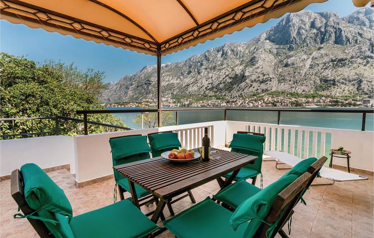 Ferienhaus für 10 Personen, mit Terrasse in Montenegro - 4