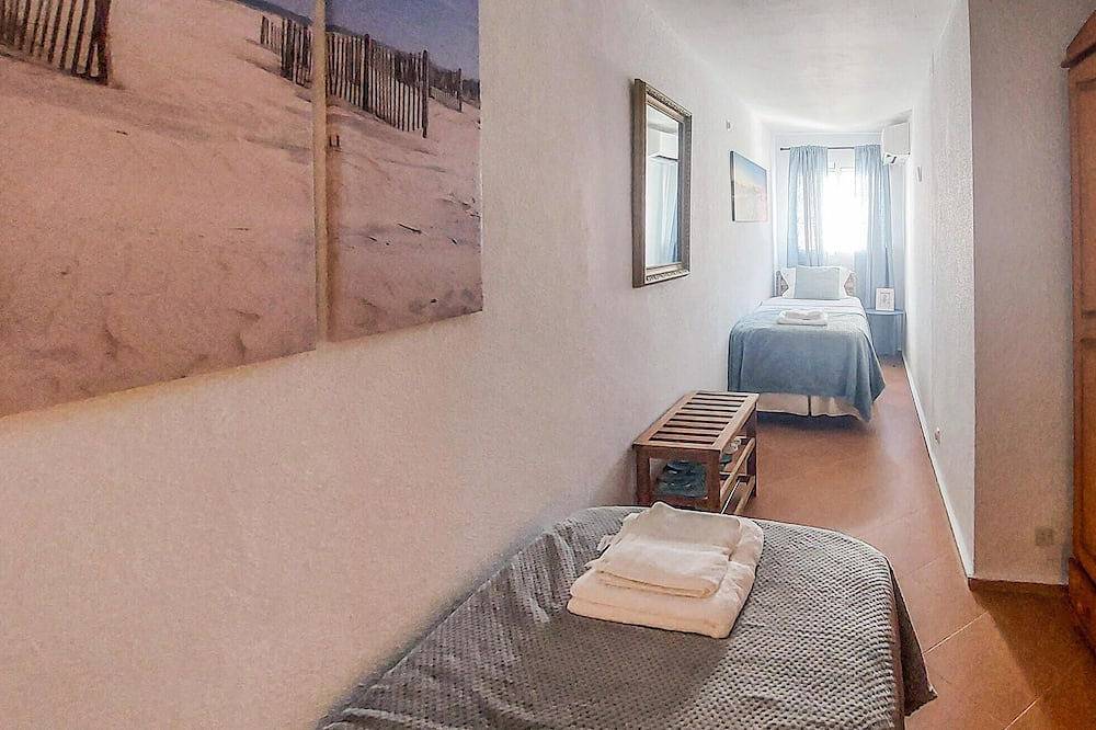 2 bedroom cozy home in Malaga in Manilva, Málaga Province