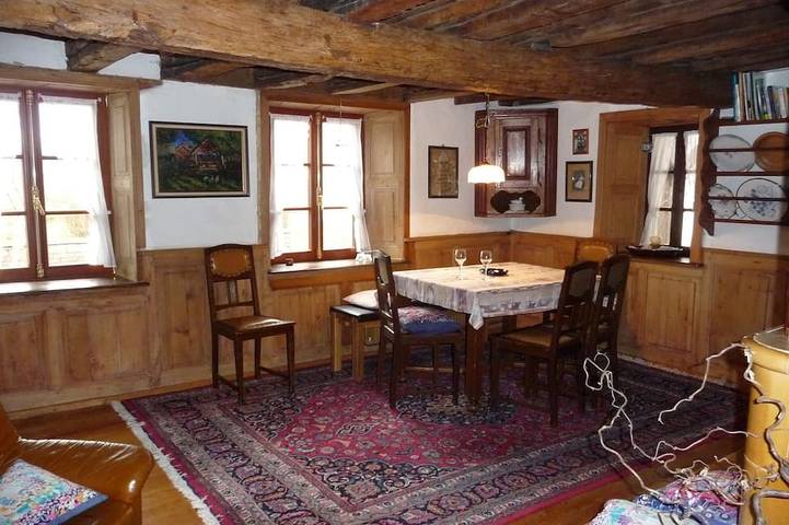 Gîte pour 8 personnes, avec terrasse et jardin à Schœnbourg