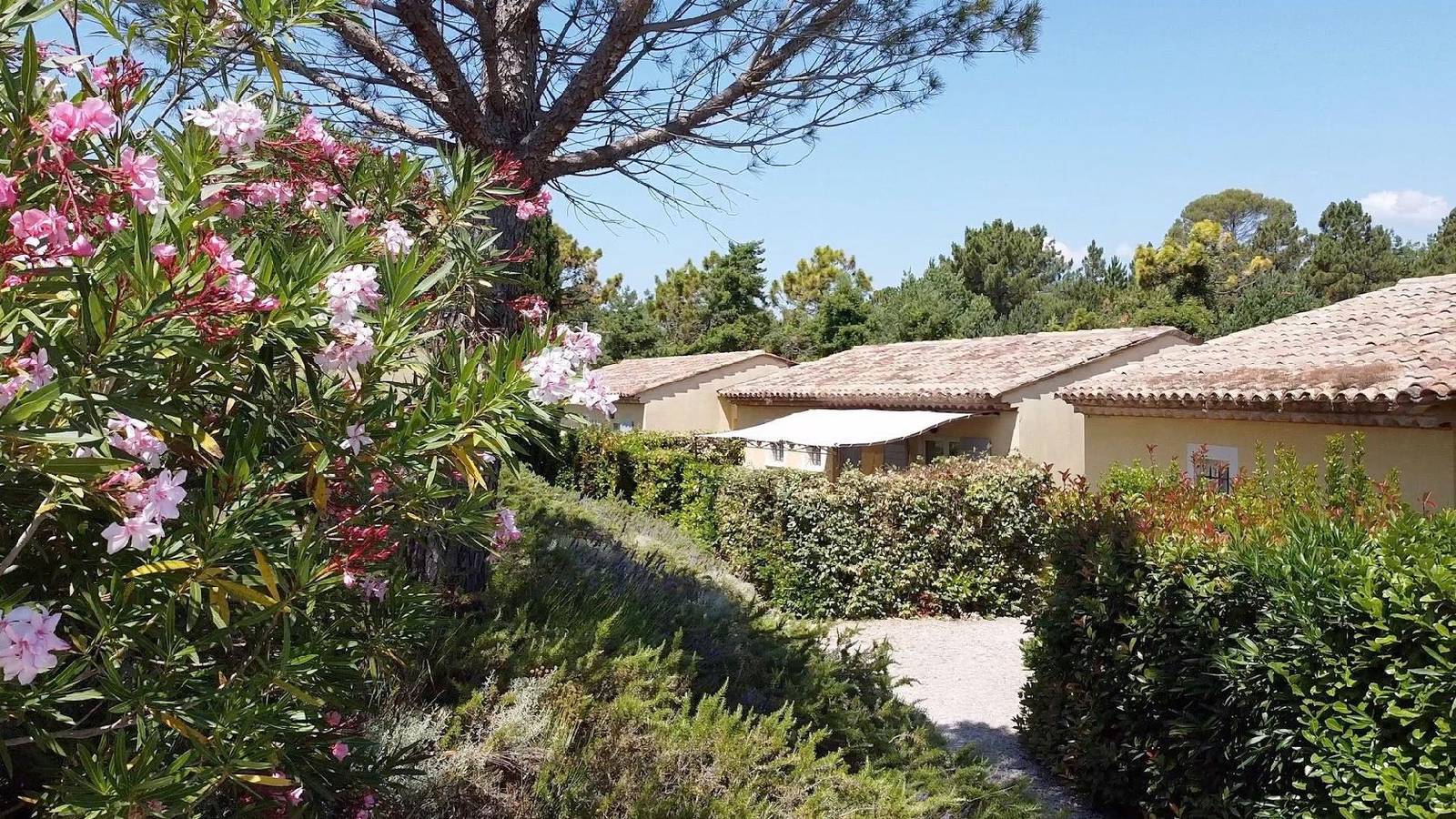 Apartamento vacacional entero, Air-conditioned flat with garden in Montauroux, Region de Draguignan