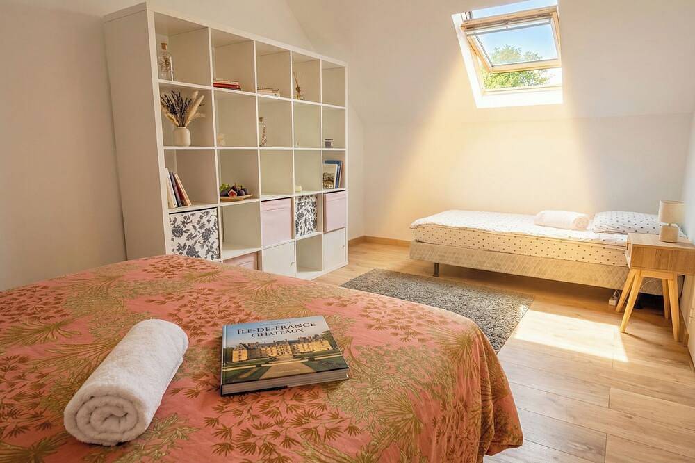 Villa 4**** Giulia 5min Aéroport - 20min Disneyland in Gressy, Seine-et-Marne