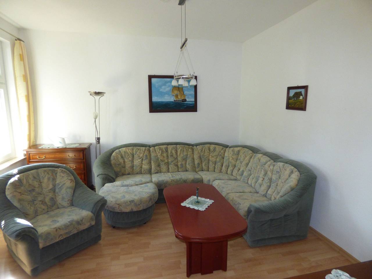 Apartamento vacacional entero, Sonnige Ferienwohnung -100qm - im 1. Obergeschoss der Villa Walhall in einem parkähnlichen Garten in Sellin, Rügen