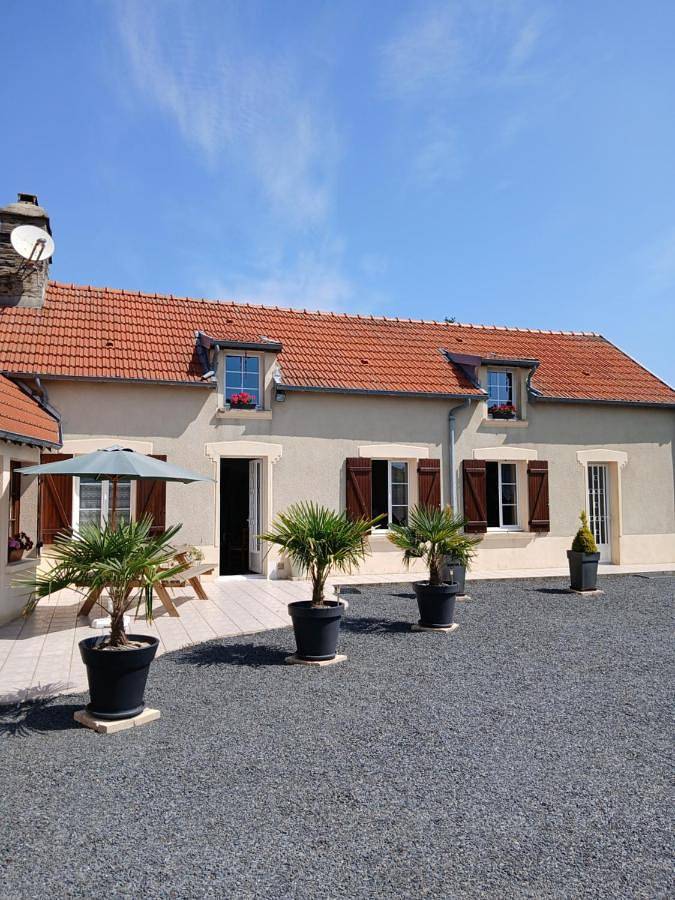 Location de vacances pour 4 personnes, avec Terrasse ainsi que Jardin et Vue à Saint-Georges-d'Elle