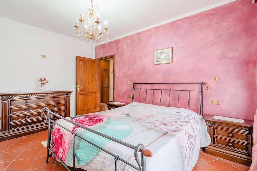 Awesome home in Frazione Antognano in Minucciano, Garfagnana